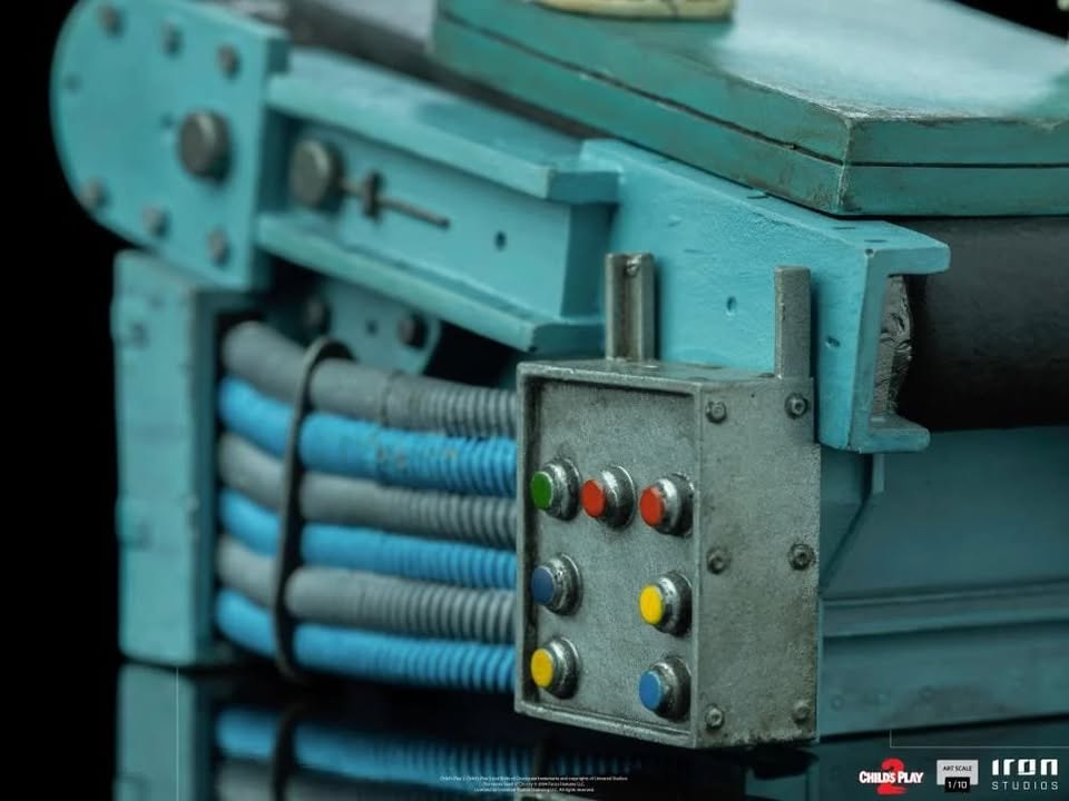 Iron Studios - Chucky - Escala 1/10